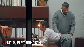 Alexis Fawx Vú To địt Sếp Trong Văn Phòng – Digital Playground