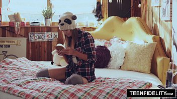Bất Ngờ Thấm đẫm Từ Cha Dượng Trong Hồng Câu Của Shyla Ryder