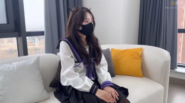 极品高中嫩妹兼职卖身 开档黑丝白虎无毛蜜穴任你玩